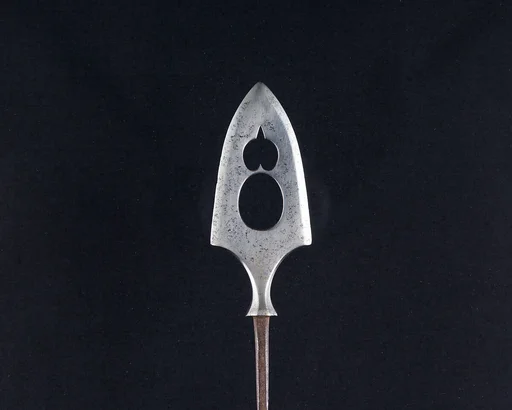 Arrowhead (<i>Yanone</i>)