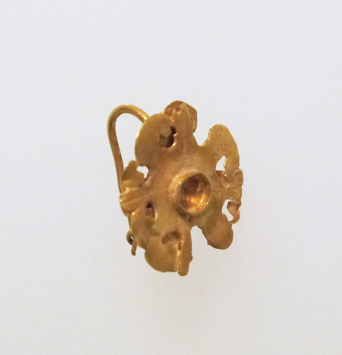 Earring with disc — Unknown