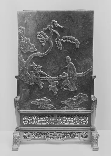 清晚期    碧玉仕女嬰戯圖座屏|Table screen with a woman and boys