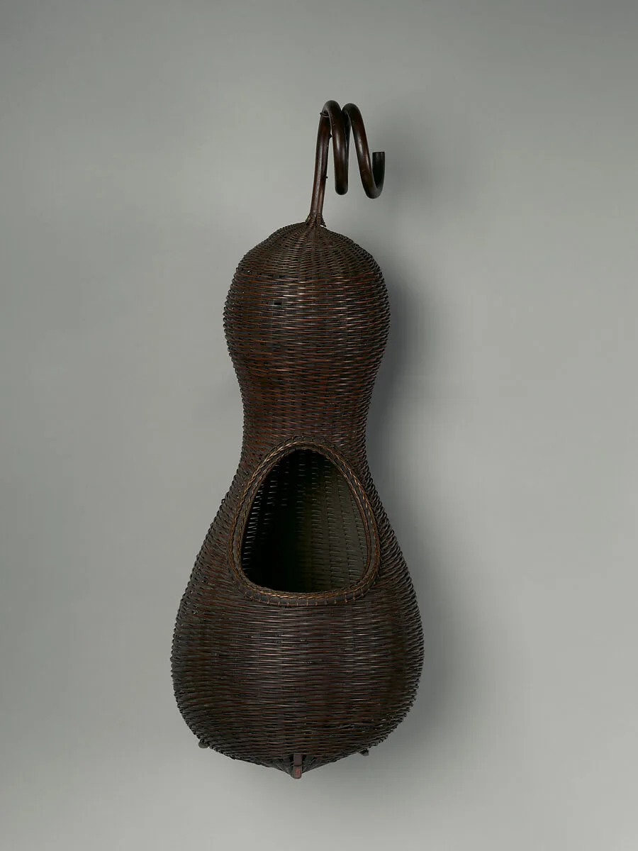 瓢箪形掛花籠|Gourd-Shaped Wall Basket for Flowers — Unknown
