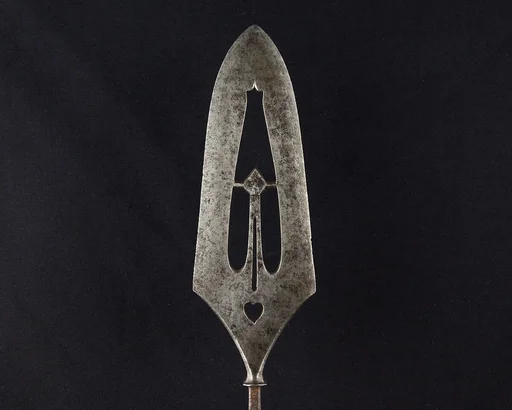 Arrowhead (<i>Yanone</i>)
