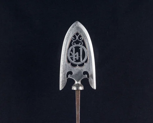 Arrowhead (<i>Yanone</i>)