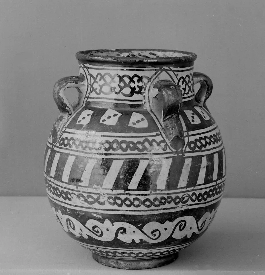 Four-handled vase — Unknown
