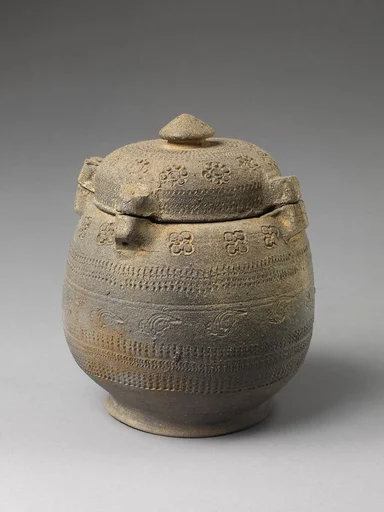 손잡이 달린 인화 무늬 합 통일신라|把手有蓋印花文盒 統一新羅|Covered urn with geometric decoration