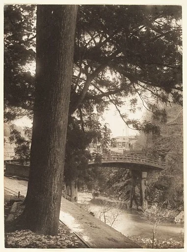 [Shinkyo Bridge, Nikkō, Japan]