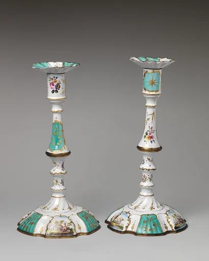 Pair of candlesticks