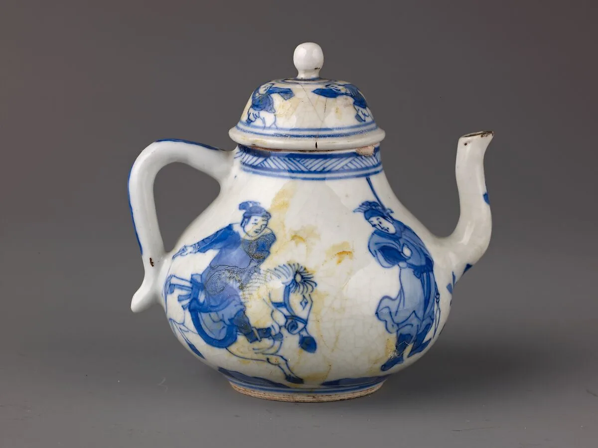 Small covered wine pot or teapot — Chinese