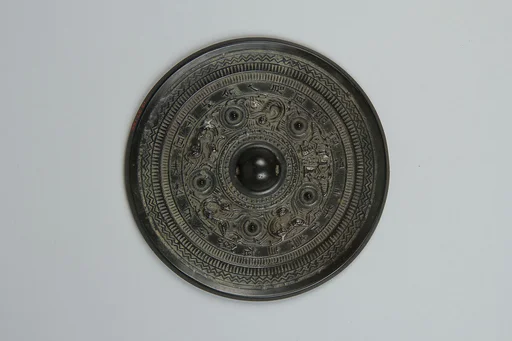 東漢 神僊異獣紋銅鏡|Mirror with deities and mythical creatures