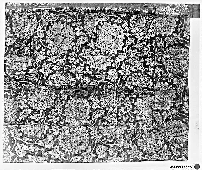 七条袈裟 牡丹唐草文様|Seven-Panel Buddhist Monk’s Vestment (Shichijō kesa) with Peony Arabesque — Unknown