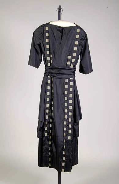Evening dress — Unknown