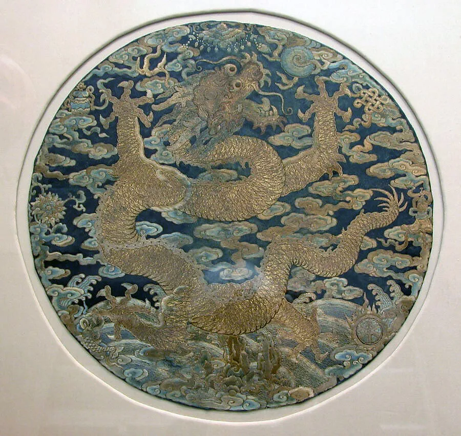清 袞服雲龍圓補|Dragon Roundel from a Ceremonial Garment — Unknown
