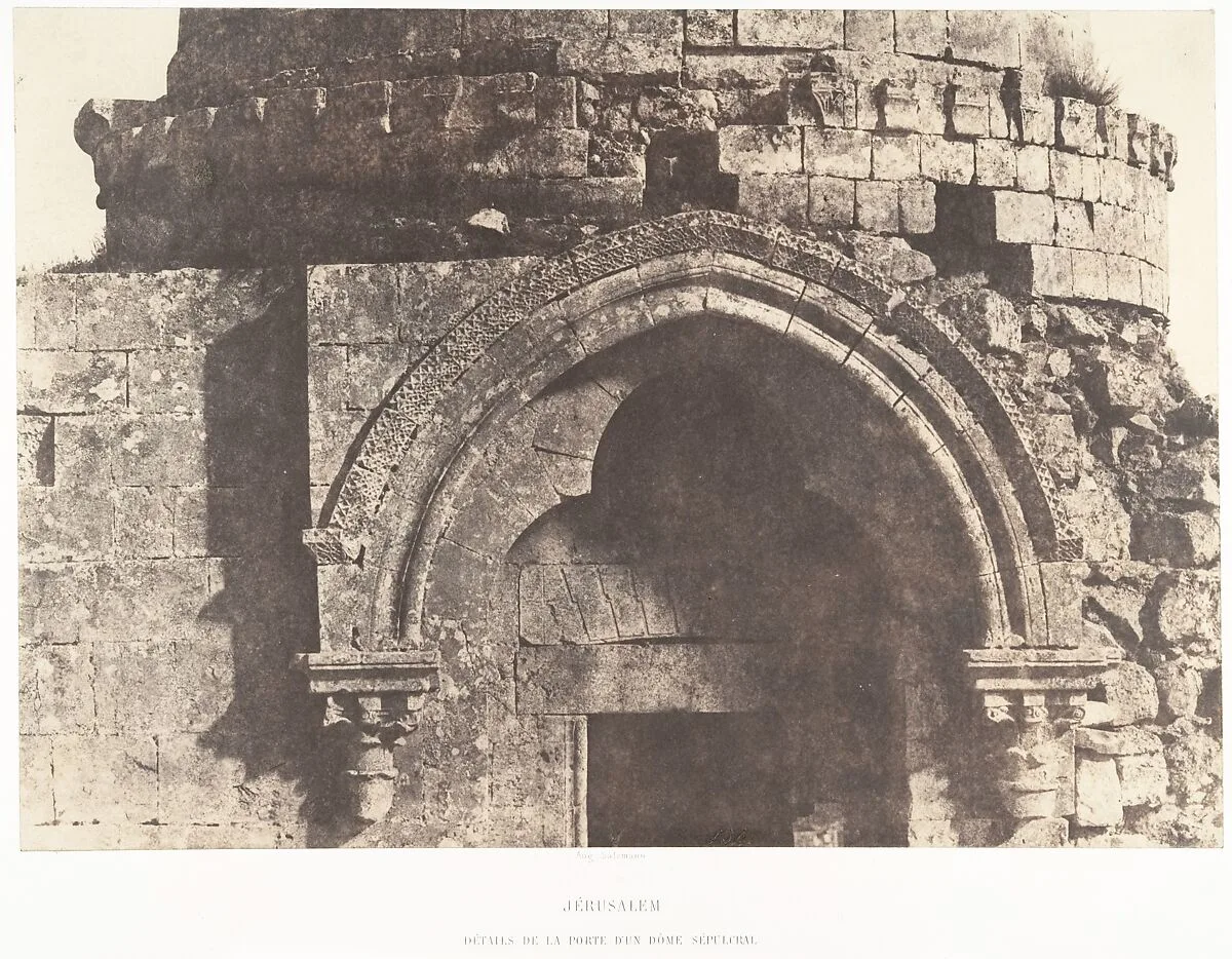 Jérusalem, Détails de la porte d'un Dôme sépulcral — Auguste Salzmann|Imprimerie photographique de Blanquart-Évrard, à Lille