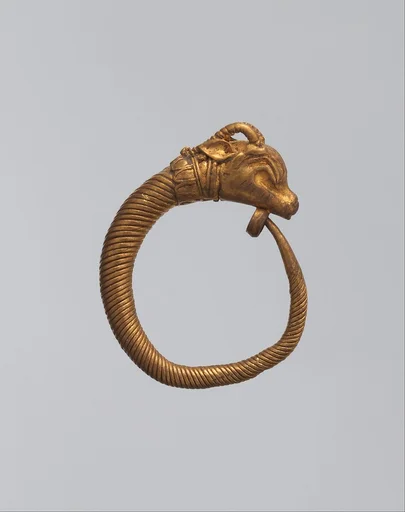 Earring with ibex head