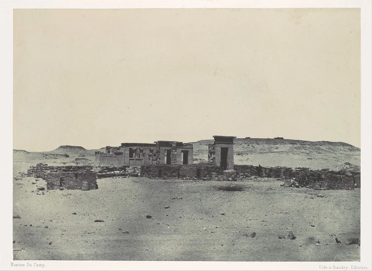 Nubie. Temple et Village de Débôd. Parembole de l'itinéraire d'Antonin — Maxime Du Camp|Imprimerie photographique de Blanquart-Évrard, à Lille