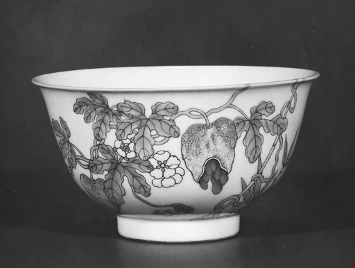 清乾隆 景德鎮窯粉彩瓜迭綿延碗|Bowl with bitter melons and butterflies