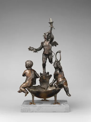 Inkwell with three putti