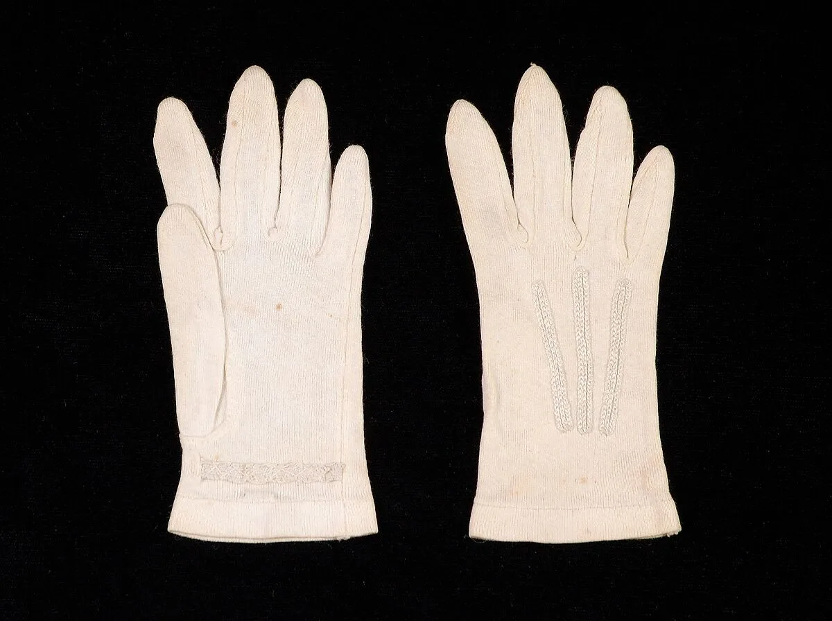 Gloves — Unknown