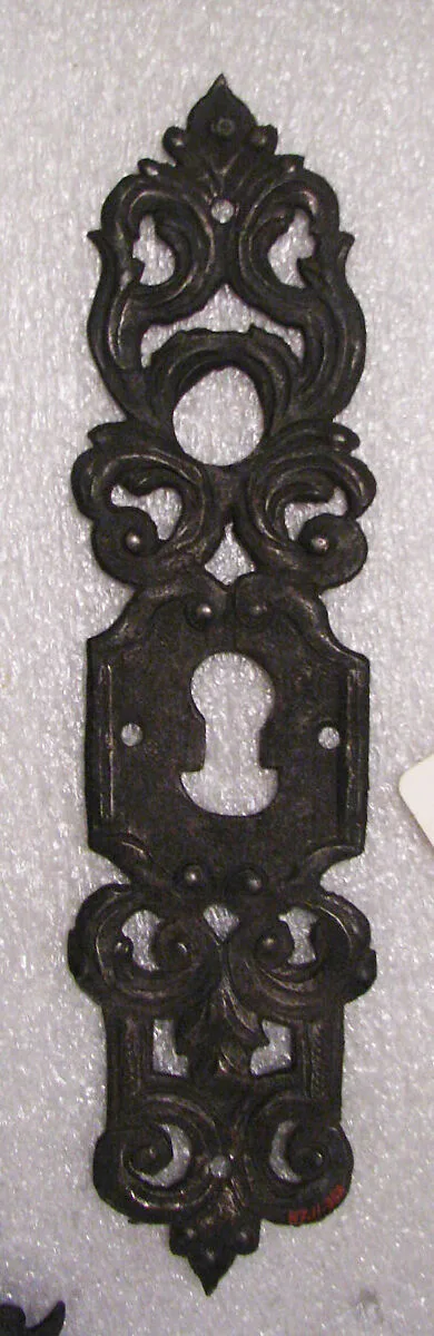 Escutcheon of lock — Unknown