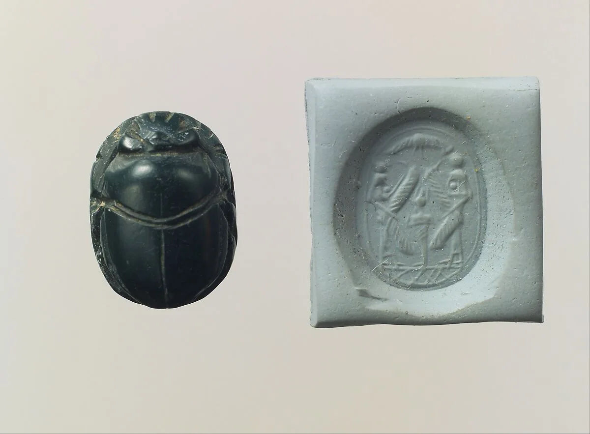 Scarab seal and modern impression: Osiris flanked by protective deities — Unknown