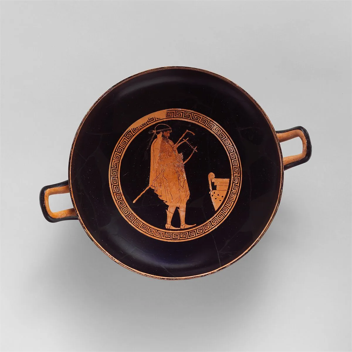 Terracotta kylix (drinking cup) — Pistoxenos Painter