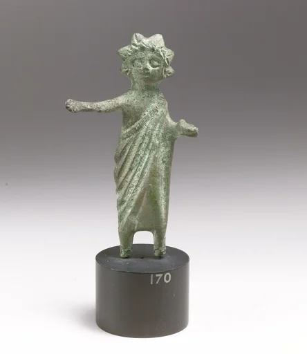 Bronze statuette of a priest or offrant