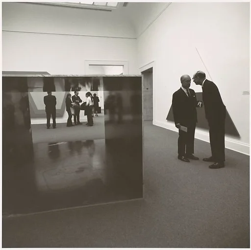[People in the Galleries, Metropolitan Museum of Art]