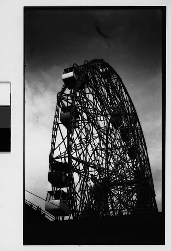 ["Wonder Wheel" Ride, Coney Island, New York]