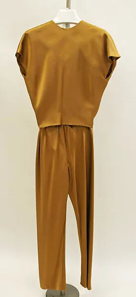 Ensemble — Halston