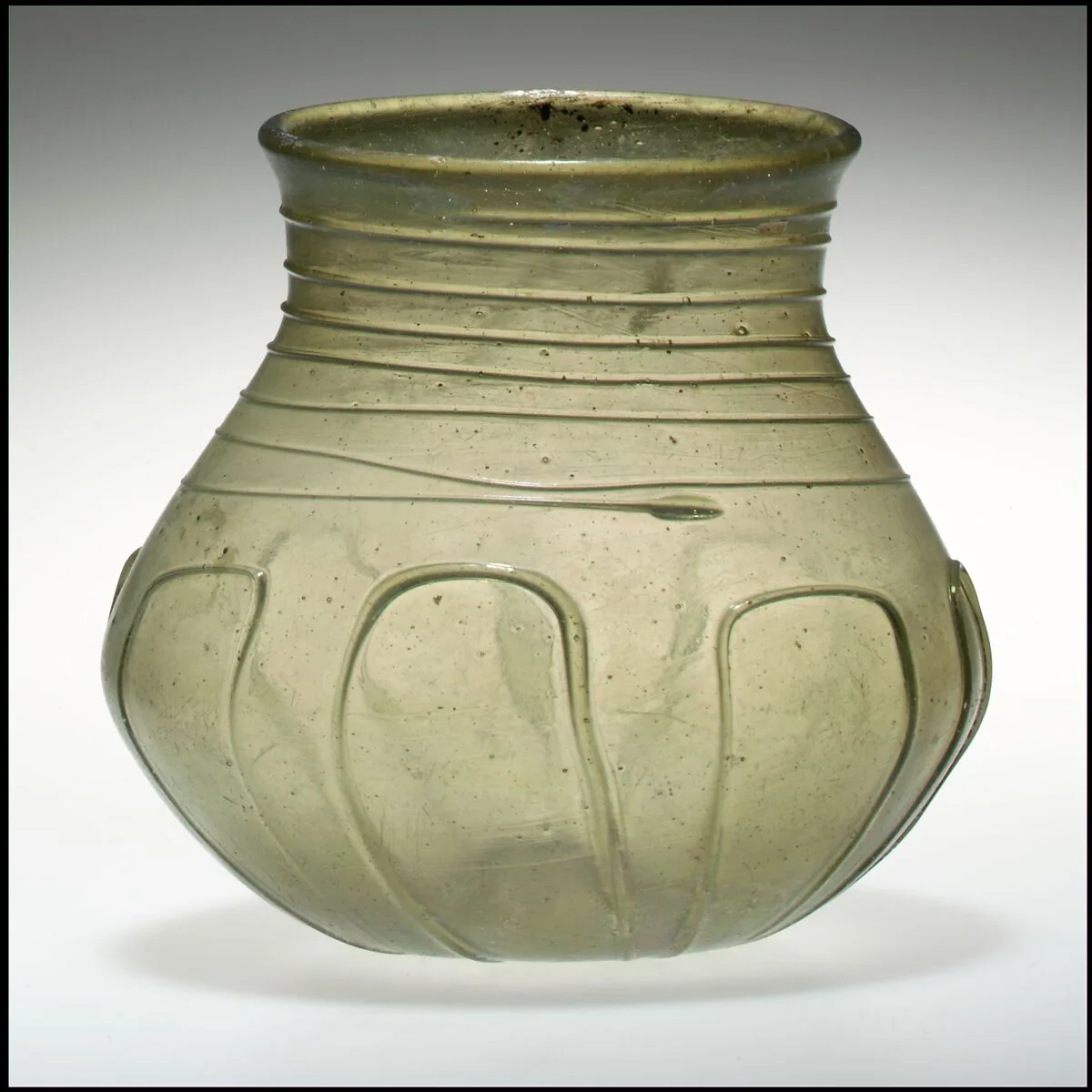 Globular Beaker with Trails — Unknown