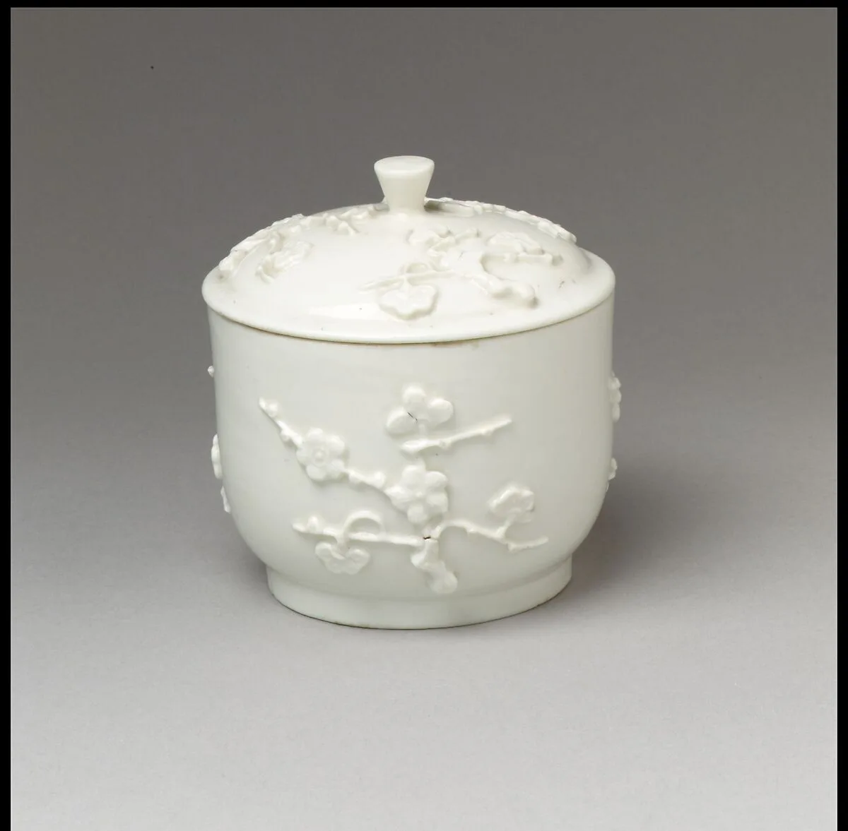 Jar with cover — Saint-Cloud factory