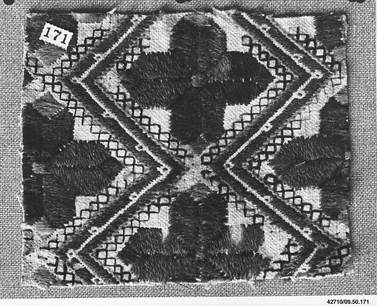 Peasant costume fragment — Unknown