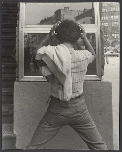 [Street Scene: Young Man Fixing Hair in Window, New York City]