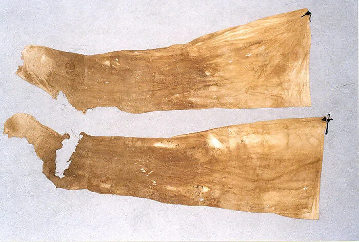 Pair of leggings — Unknown