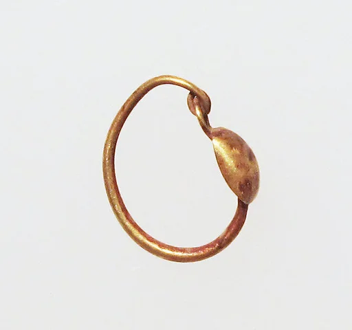Earring with plain loop and disc