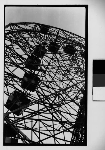 ["Wonder Wheel" Ride, Coney Island, New York]