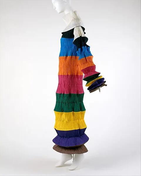 "Flying Saucer" — Issey Miyake|Miyake Design Studio