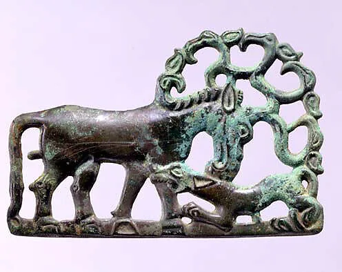 搏獸紋青銅帶扣|Belt Buckle with Animal-Combat Scene — Unknown