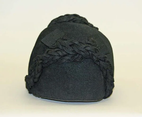 Cloche — Suzanne Talbot