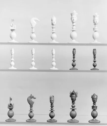 Chessmen (32)