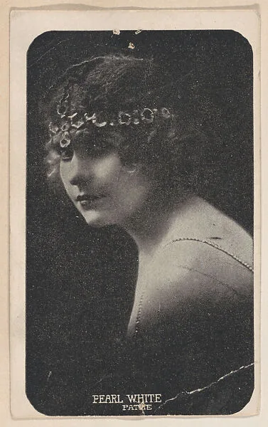Pearl White from Kromo Gravure "Leading Moving Picture Stars" (W623) — Kromo Gravure Photo Company, Detroit, Michigan