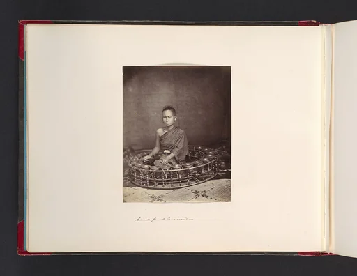 Siames Female Musician