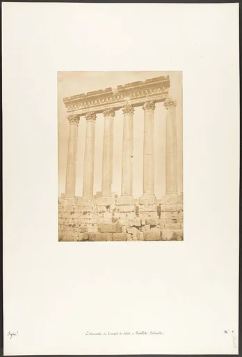 Colonnade du Temple du Soleil, à Baâlbek (Héliopolis)
