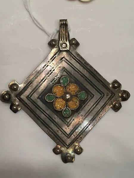 Pendant — Unknown