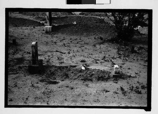 [Grave with Broken Creamer on Plot, Alabama]