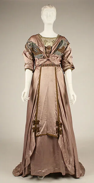 Evening dress — Unknown