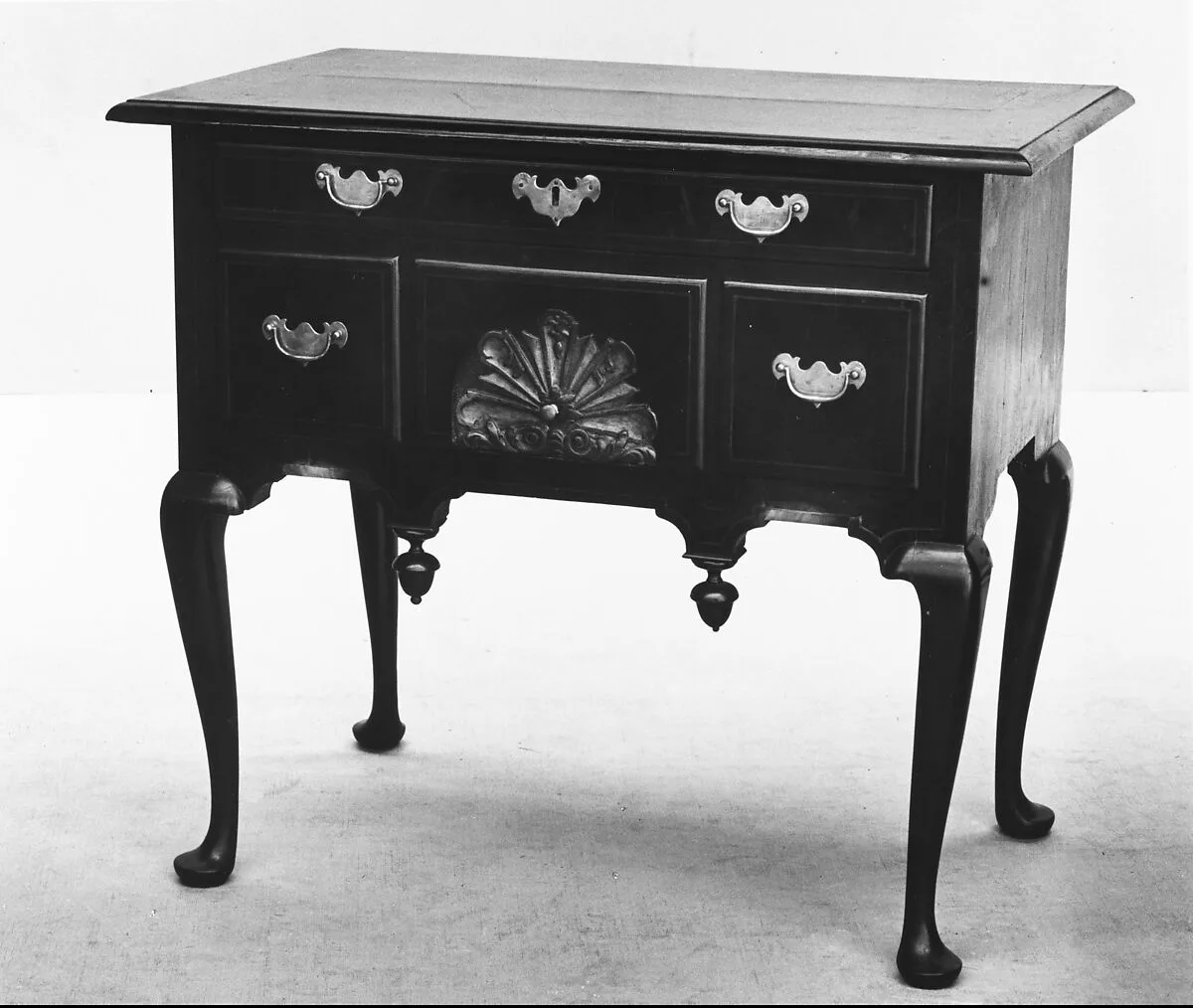 Dressing table — Unknown