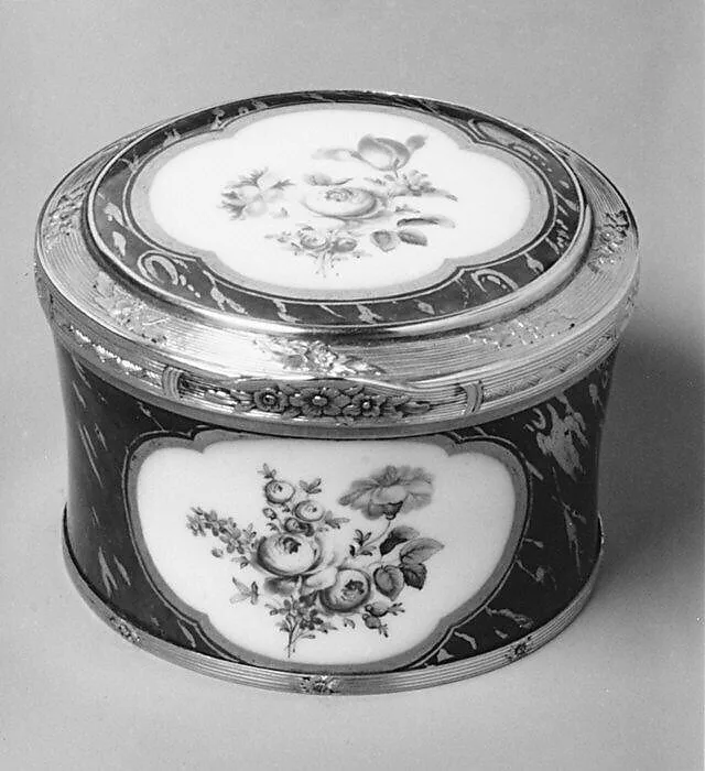 Snuffbox — Imperial Porcelain Manufactory