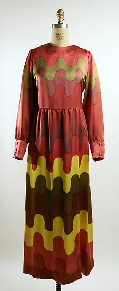Evening dress — Manuel Pertegaz