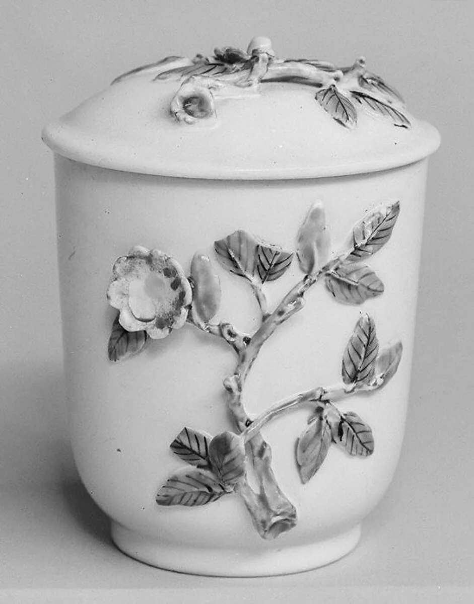 Jar with cover — Chantilly