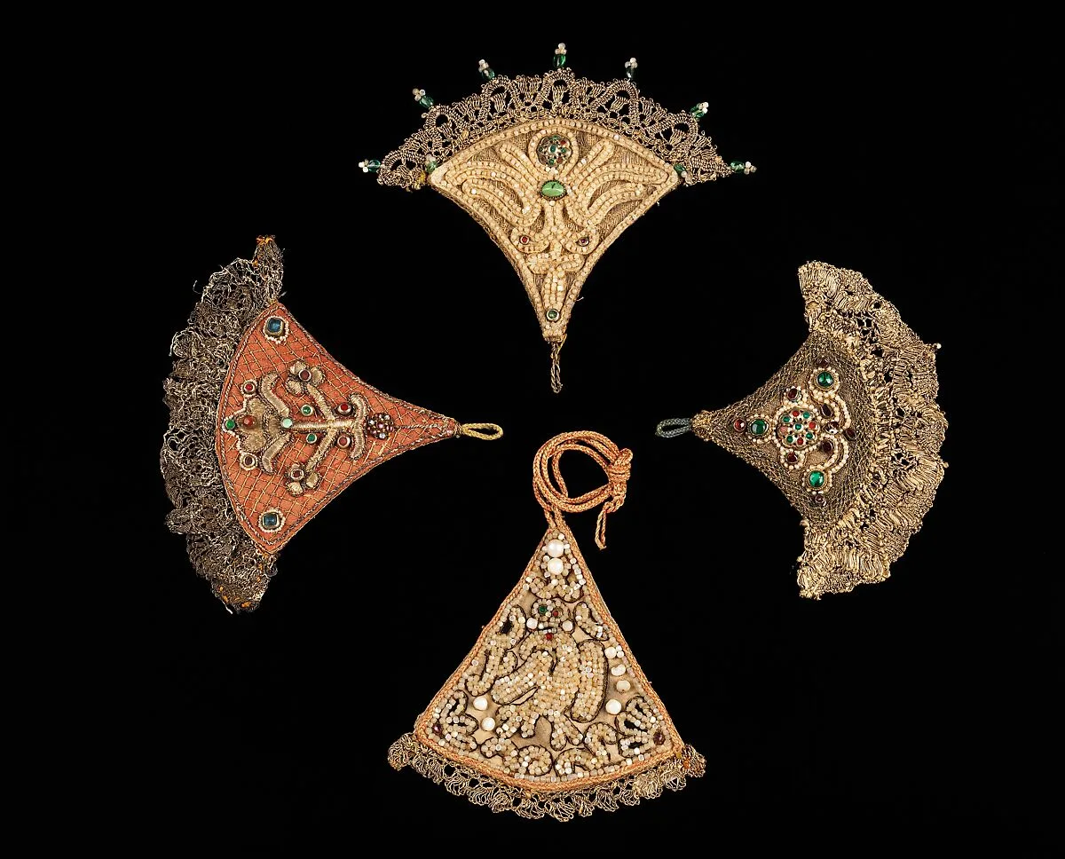 Hair accessory — Unknown